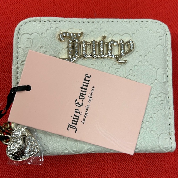 Juicy Couture Handbags - Gorgeous, zip around Juicy Couture wallet❤️ NWT